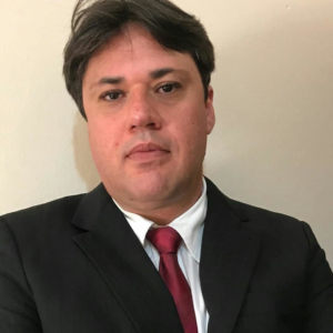 Dr. Marcelo Chiarini